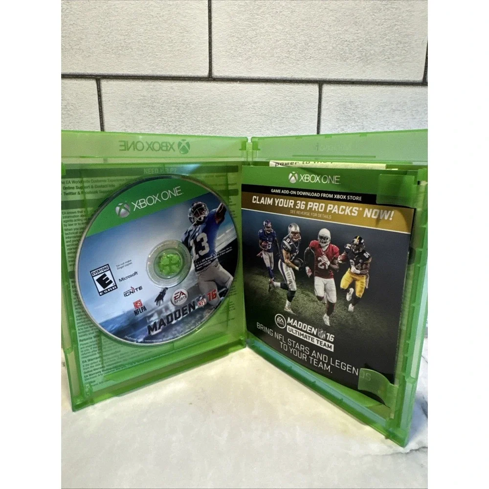 Madden NFL 16 Deluxe Edition Xbox One 2015 EA Sports Football Game Disc